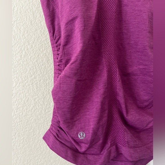 Lululemon in the flow tank - Picture 4 of 5